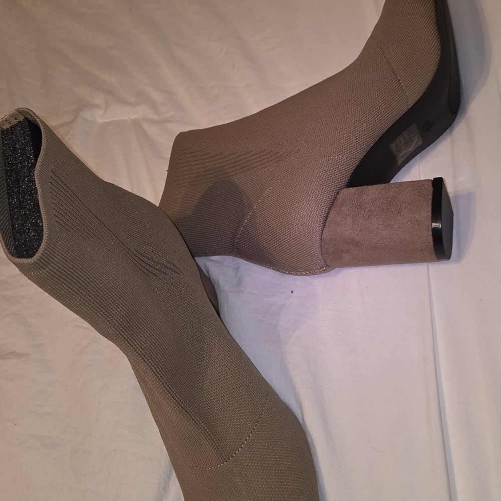 Chic Tan Ankle Booties